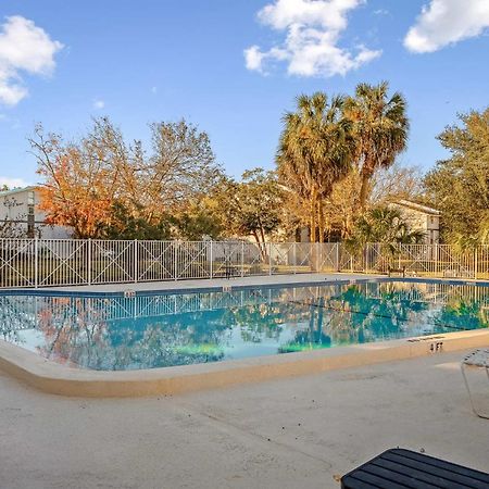 Sanctuary Gainesville Bright 2 Bedroom King Condo Bagian luar foto