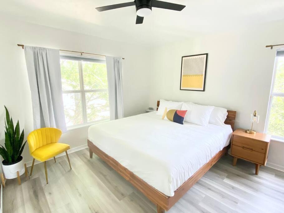 Sanctuary Gainesville Bright 2 Bedroom King Condo Bagian luar foto