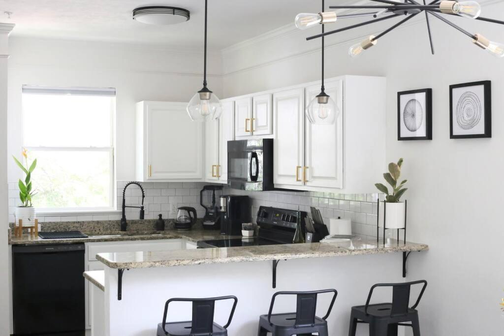 Sanctuary Gainesville Bright 2 Bedroom King Condo Bagian luar foto