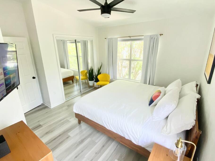 Sanctuary Gainesville Bright 2 Bedroom King Condo Bagian luar foto