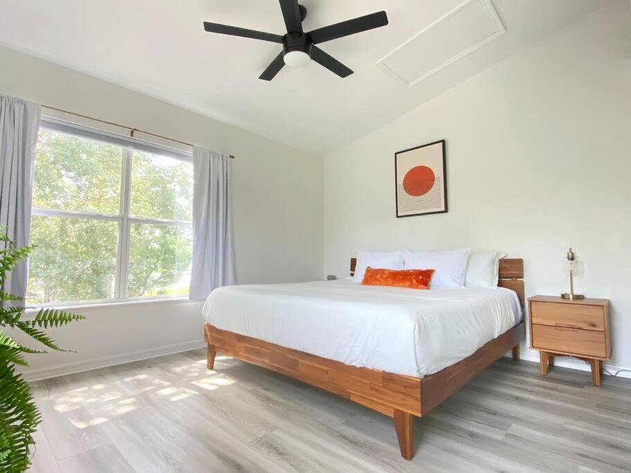 Sanctuary Gainesville Bright 2 Bedroom King Condo Bagian luar foto