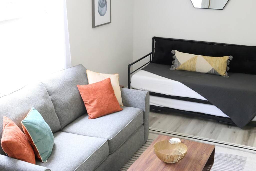 Sanctuary Gainesville Bright 2 Bedroom King Condo Bagian luar foto