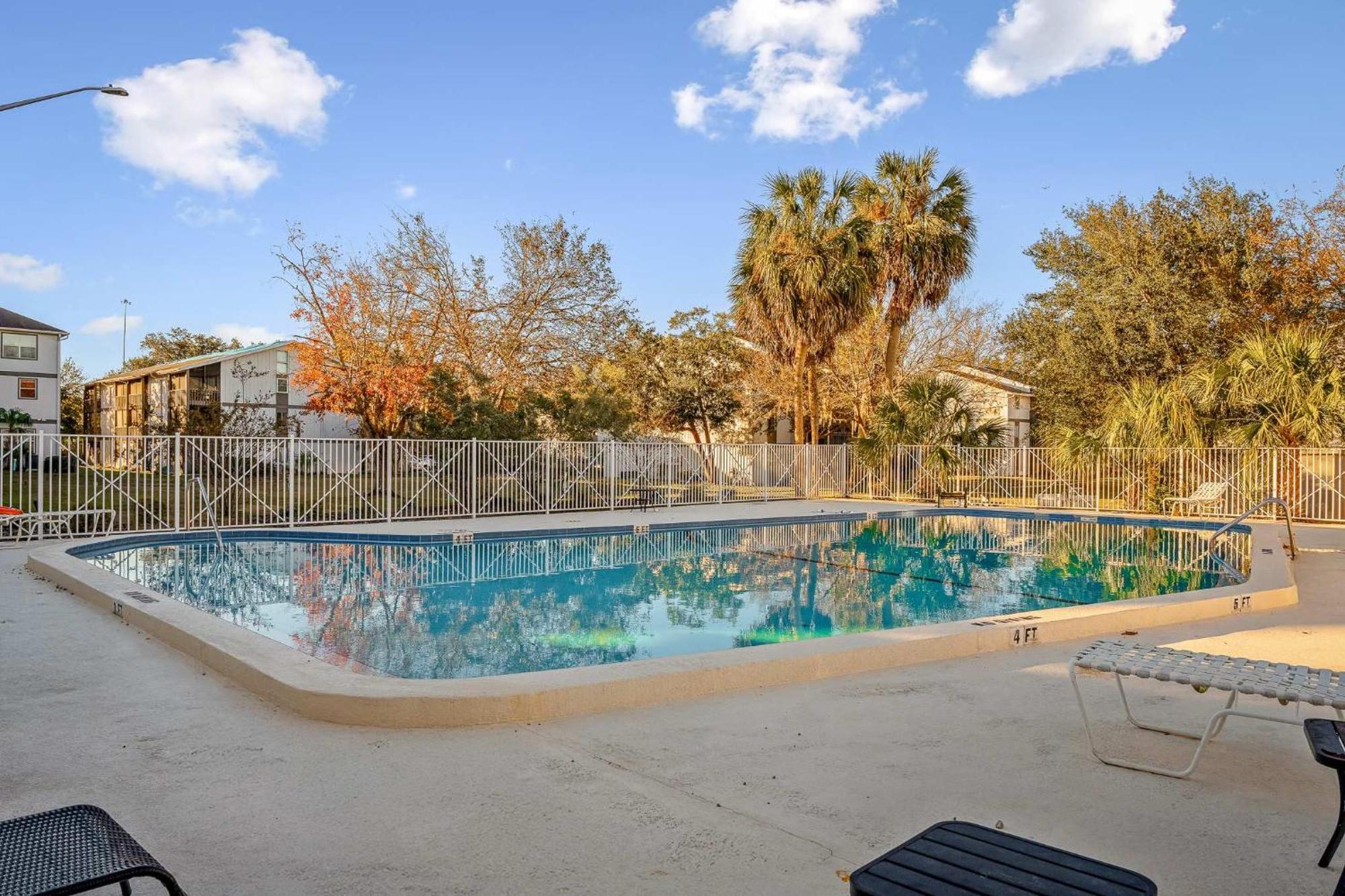 Sanctuary Gainesville Bright 2 Bedroom King Condo Bagian luar foto